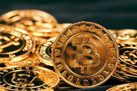 Bitcoin Price Slumps to $102,000 as Fed Policy, Investor Sentiment Pressure Markets